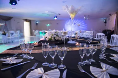 Salle de réception avec piscine  avec traiteur pour votre mariage près de Marseille et Aix en Provence