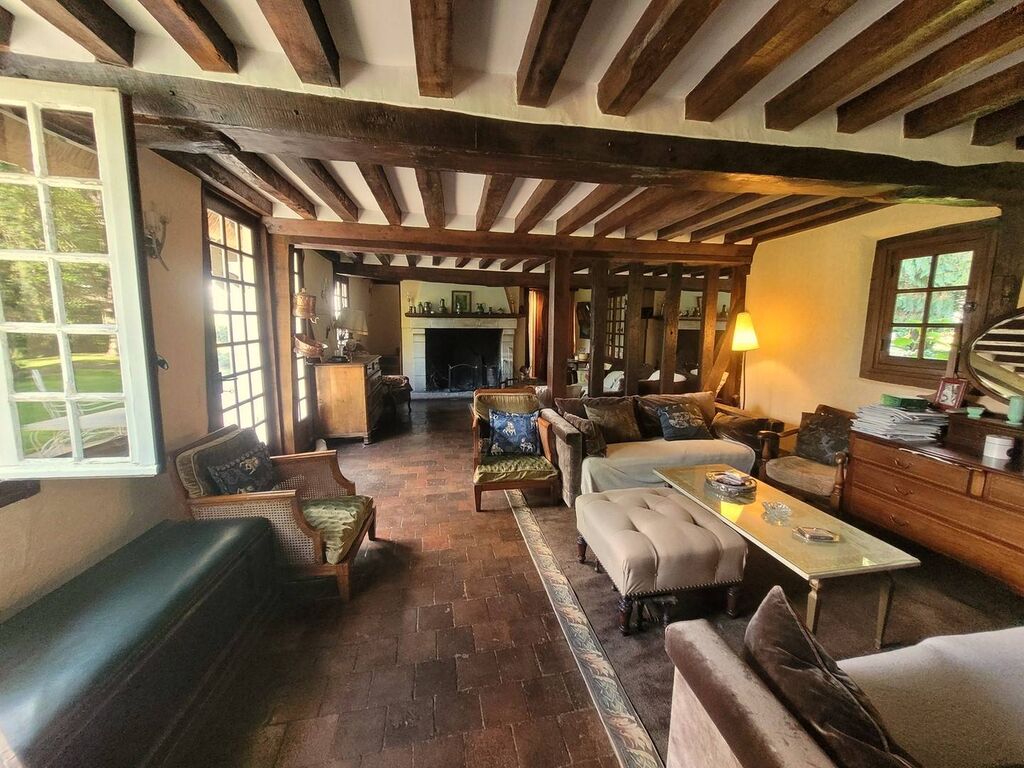 Belle Chaumière Normande sur 8 700 m² de terrain