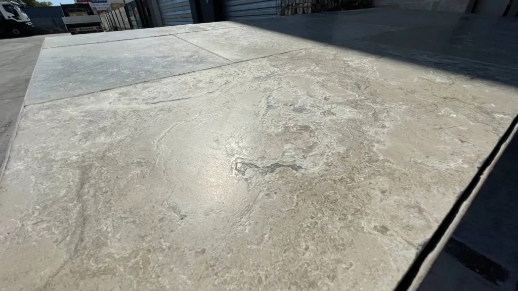 Pierre de Dordogne, Montagnac B2 gris pour dallage intérieur et extérieur MONACO