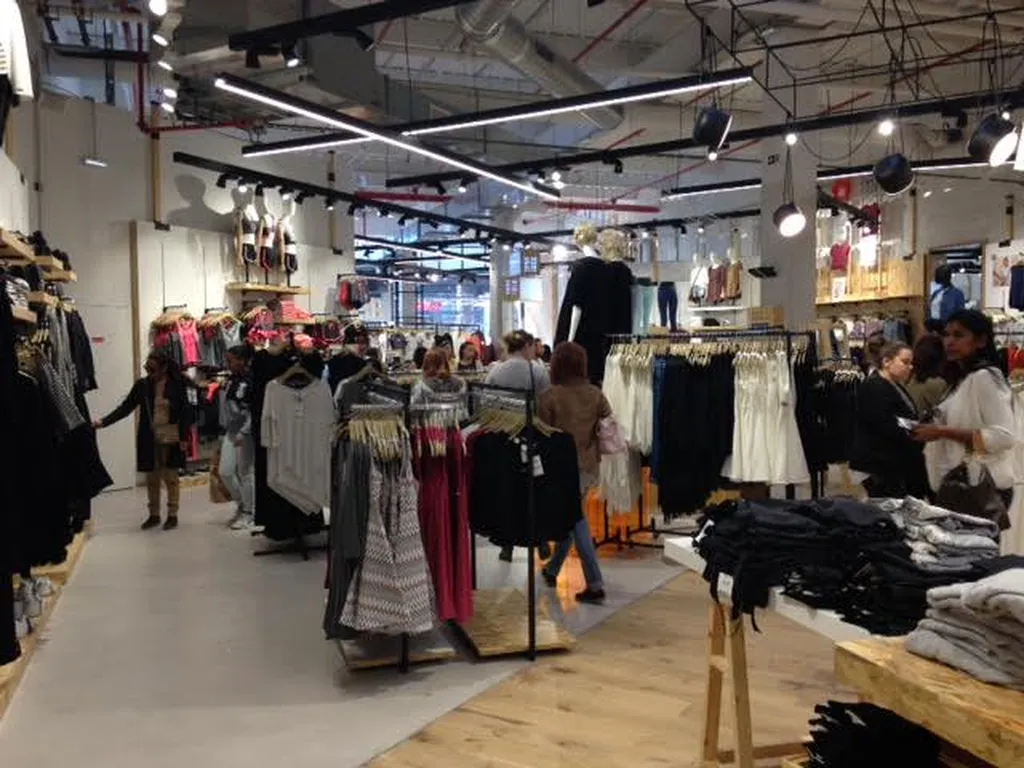 BOUTIQUE JENNYFER SOL BÉTON CIRE 500 m²  DE TERRE DU MONDE