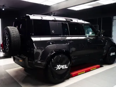 Cette version exclusive du Defender Octa Edition One a bénéficié d’un PPF XPEL complet, posé avec soin à Gloss Obsession.