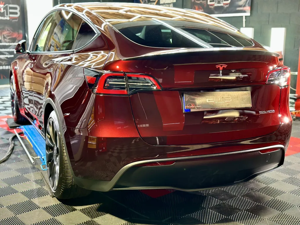 detailing auto Lyon traitement céramique protection PPF face avant contre les rayures Tesla model Y Lyon 