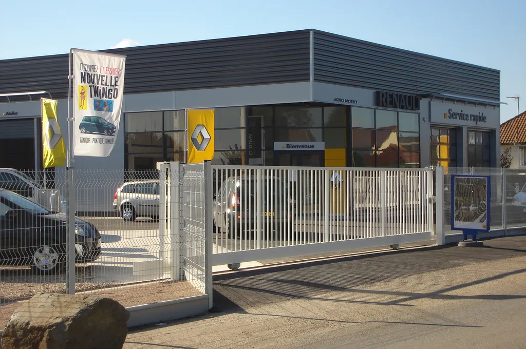 Installation de Portail Coulissant Industriel, Portail Motorisé pour Site Professionnel et Contrôle d'Accès Poids Lourds à Rouen en Seine-Maritime à proximité du Havre et de Port-Jérôme-sur-Seine