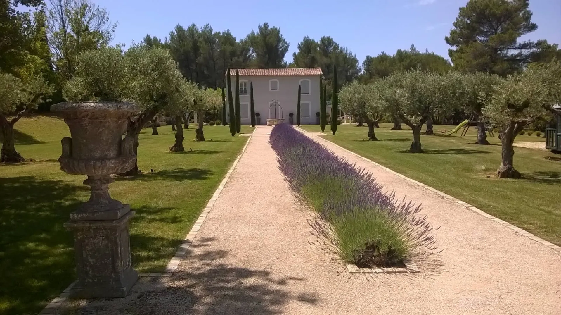 Contrat annuel pour l’entretien de jardin par paysagistes à Aix en Provence 13100