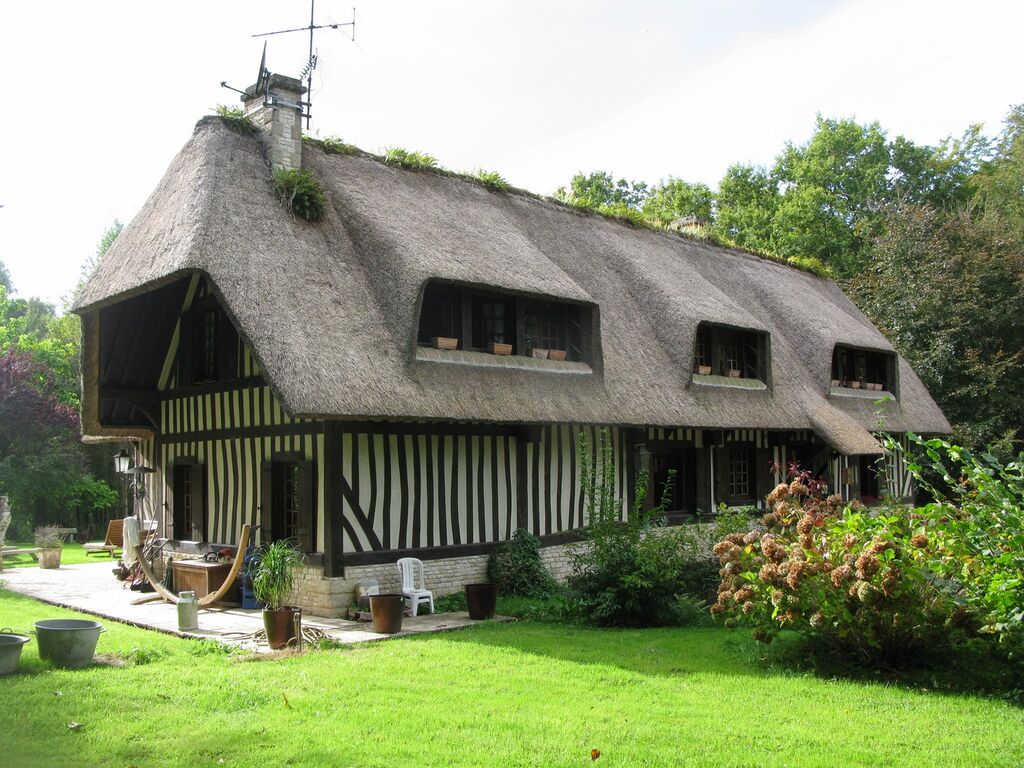CHAUMIERE PROCHE PONT-L'EVEQUE et LISIEUX