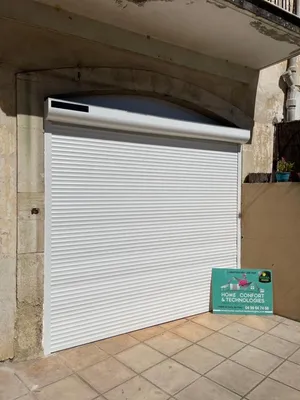 Installation d’une baie vitrée en aluminium sur la commune de Vauvert entre Nîmes et Montpellier
