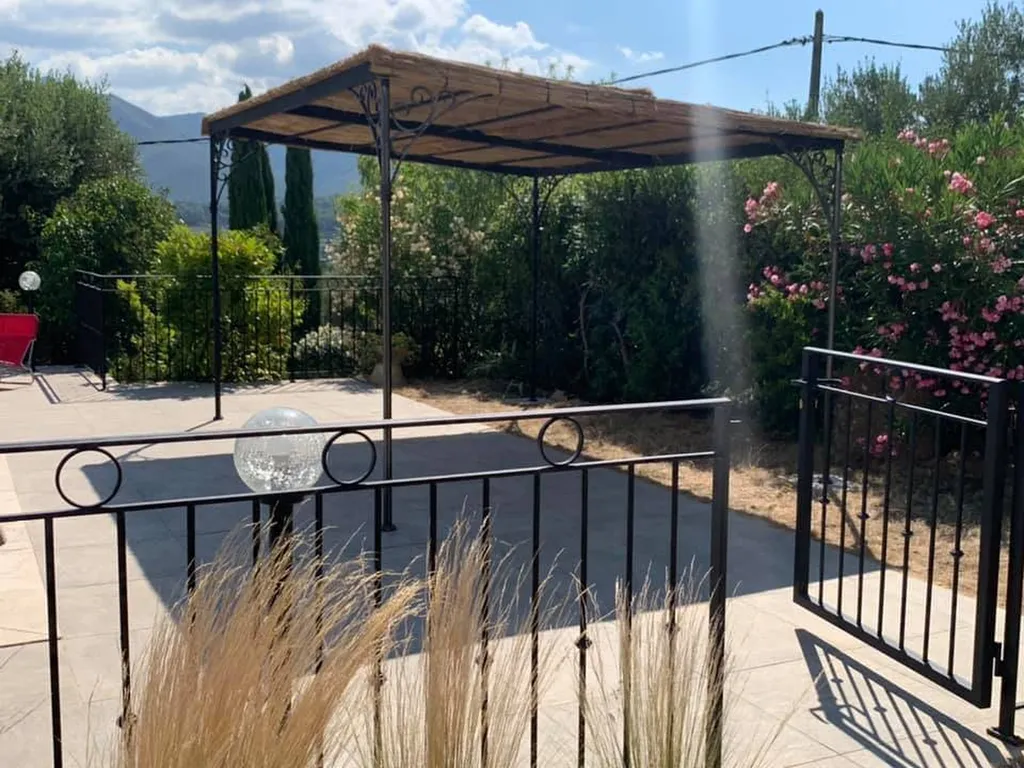 fabrication sur mesure tonnelle fer forgé aix en provence