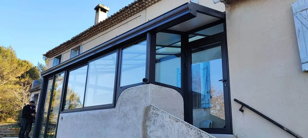 pose d'une véranda sur mesure en aluminuim Technal à Martigues