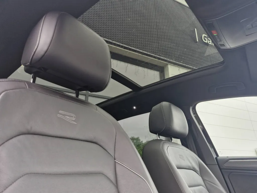 VOLKSWAGEN TIGUAN II 2.0 TDI 150 R-LINE EXCLUSIVE DSG7 OCCASION / ENTRETIEN 100% VW / ATTELAGE ESCAMOTABLE / TOIT OUVRANT / CUIR / CAMERA 360°/ FULL CUIR PRES DE TOULOUSE