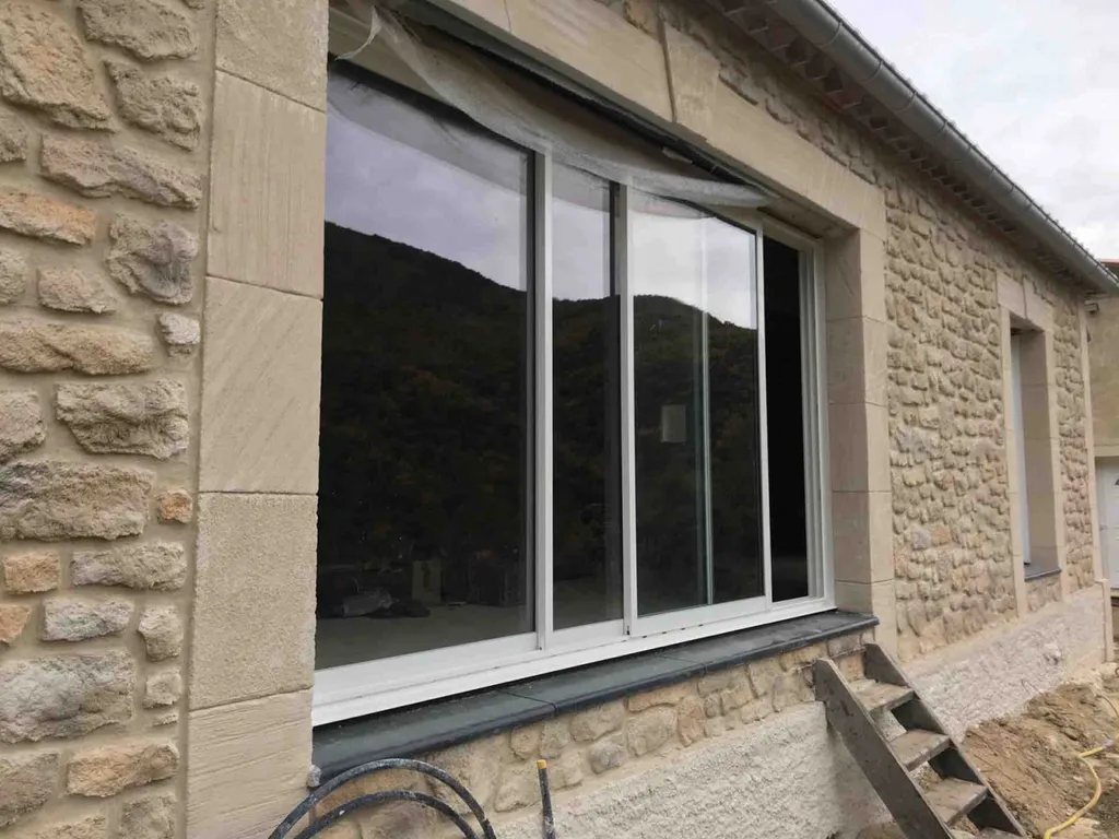 facade en pierre sur bâtisse existante avec extension à Taleyrac dans le Gard proche de Valleraugue et de Ganges 