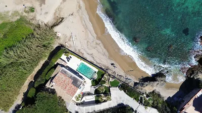 Magnifique villa en bord de mer – Située directement sur la plage, à Saint-Aygulf