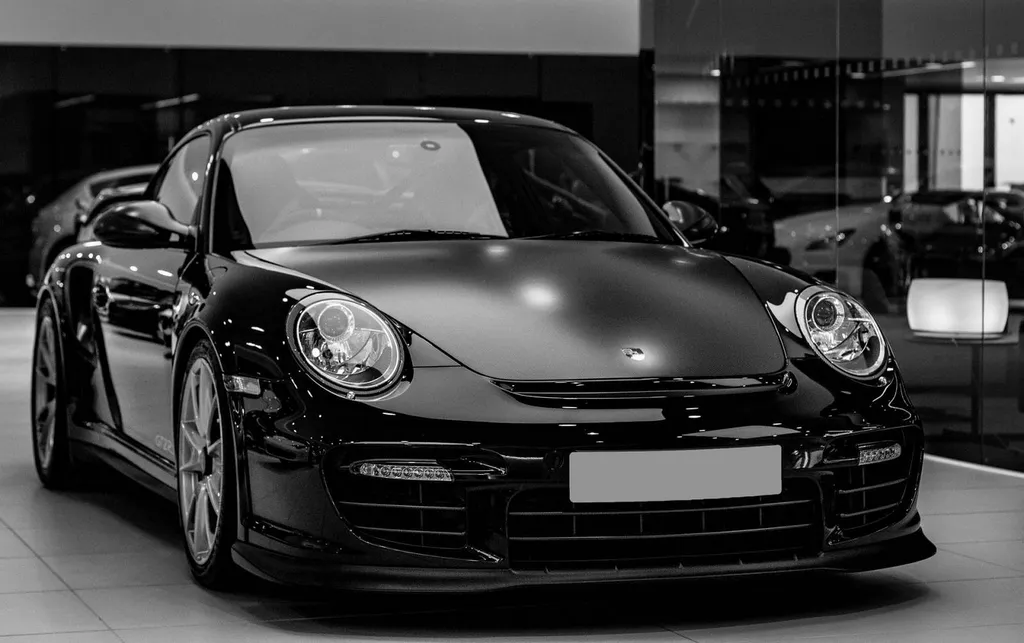 Traitement céramique d'une Porsche 911, à Arnage en Sarthe.