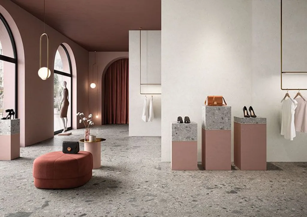 À Rouen, le mariage entre Silver Grain Beige et les mosaïques assorties crée une salle de bain apaisante et haut de gamme.