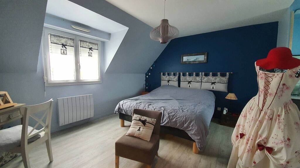 A vendre belle maison ossature bois de 160 m², dans un quartier calme d'OFFRANVILLE 76550, à 10 minutes de la mer et de Dieppe 76200, et à 2 heures de Paris via l'autoroute A13.