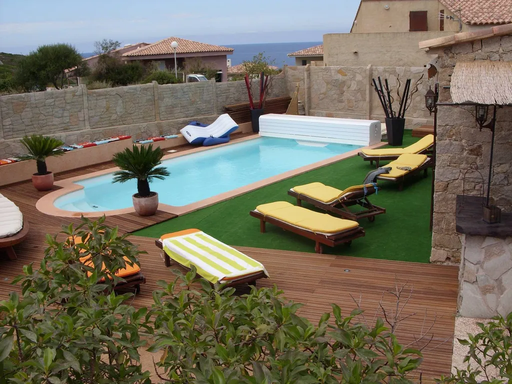 PISCINE COQUE POLYESTER FOND INCLINE MODELE MONGOLADA DE 7 M A 11 M COCKTAIL PISCINE PLAN DE CAMPAGNE