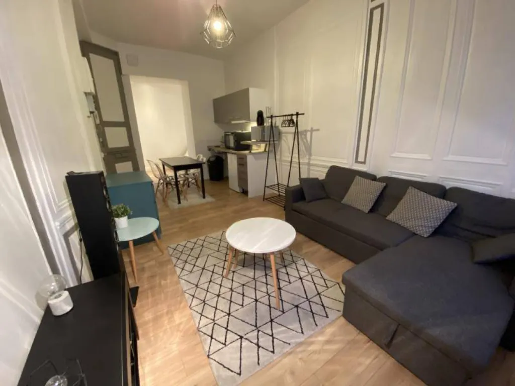 Situé au rez-de-chaussée
