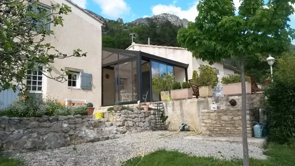 Installation et Fabrication de Vérandas sur-mesure près de Vaison la Romaine 