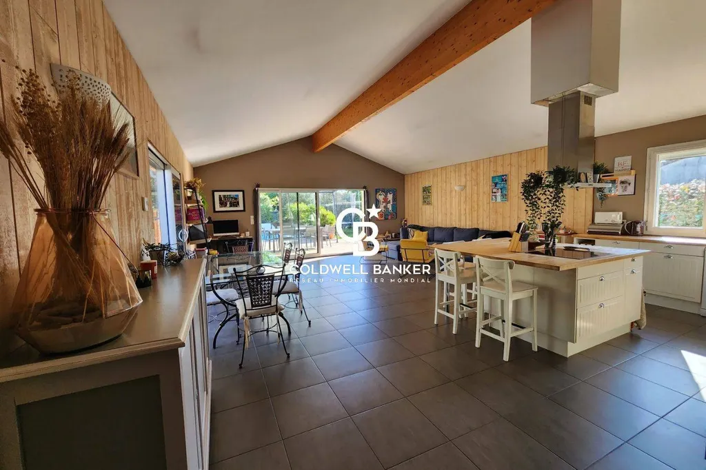 Maison à vendre à Pessac - contemporaine avec piscine et terrasse de 110 m²