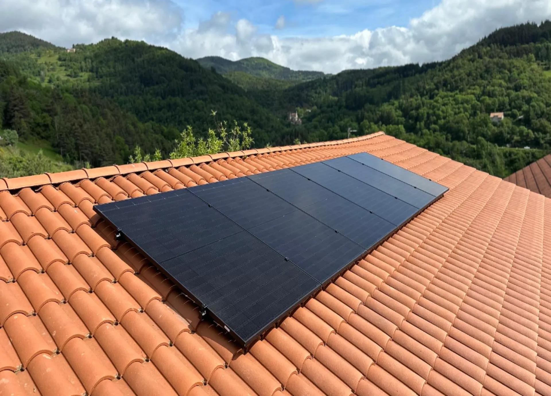 Installation panneaux solaires Auvergne Rhône-Alpes