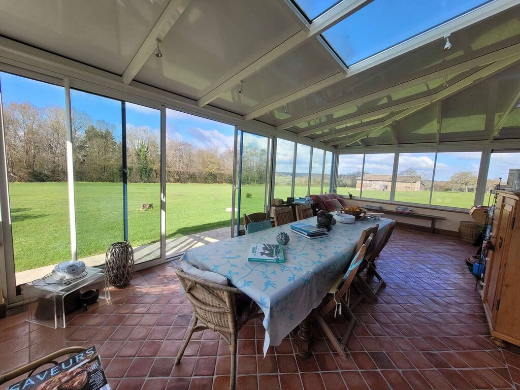 A VENDRE PROPRIETE AVEC 18HA de TERRAIN, entre LISIEUX 14100 et LIVAROT 14140