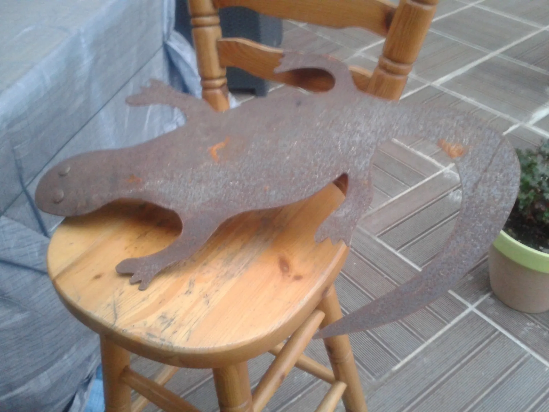 SALAMANDRE EN FER FORGE FOS SUR MER