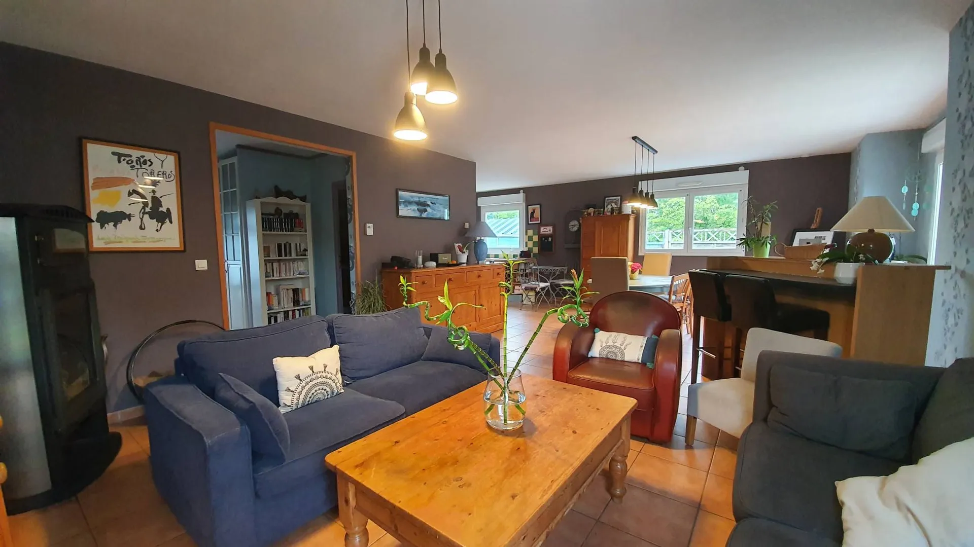 A vendre belle maison ossature bois de 160 m², dans un quartier calme d'OFFRANVILLE 76550, à 10 minutes de la mer et de Dieppe 76200, et à 2 heures de Paris via l'autoroute A13.