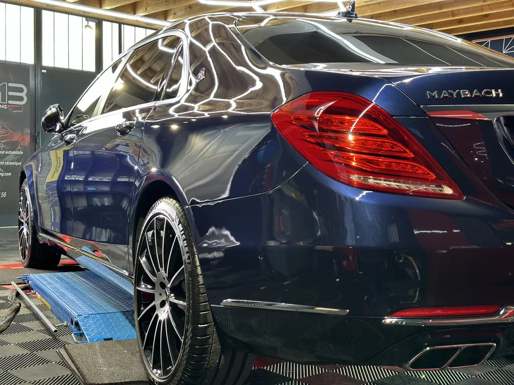 polissage carrosserie DETAILING traitement céramique lyon Mercedes Maybach