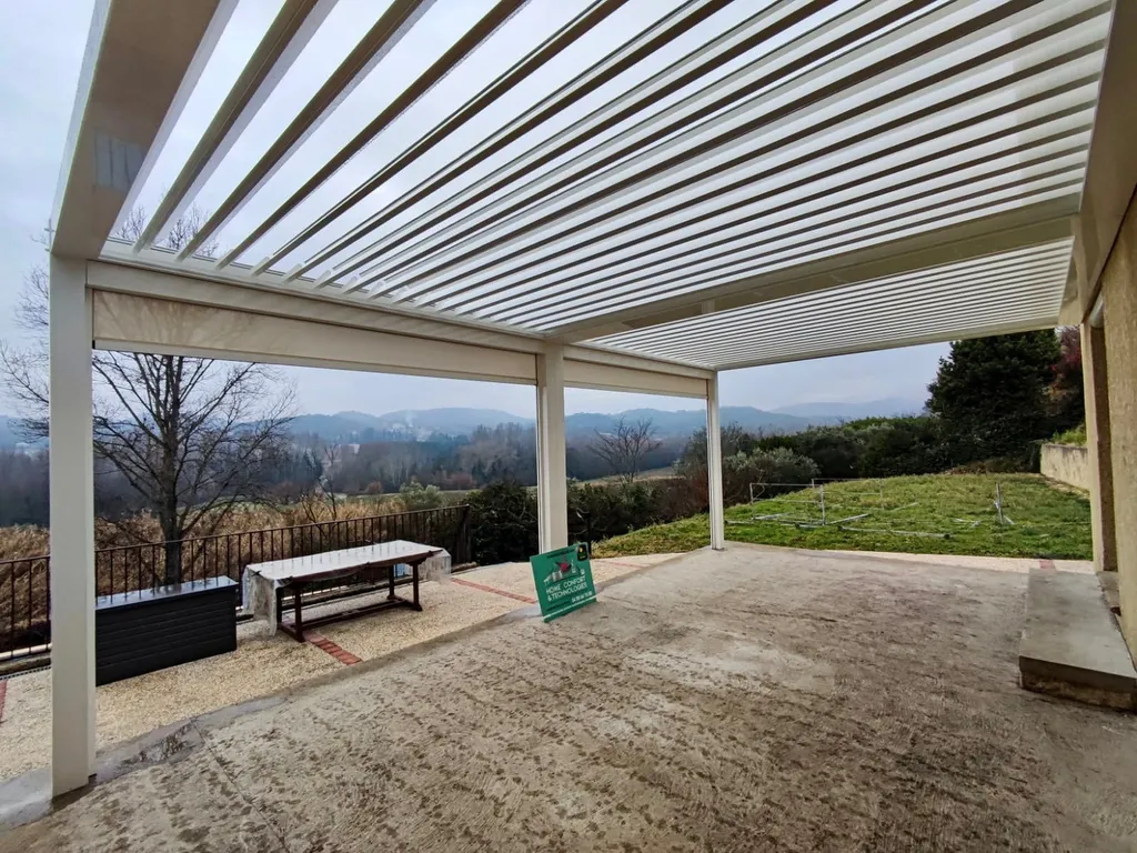 Installation d’une pergola bioclimatique à Pont-Saint-Esprit près de Bagnoles sur Cèze