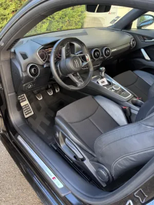 Audi TT S sublimée par un nettoyage professionnel complet à Saint Bonnet les Oules proche d'Andrézieux Bouthéon