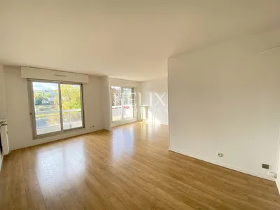  Le Pecq Mexique - Grand appartement familial avec balcons, parking ,cave et  vue sur la Seine 