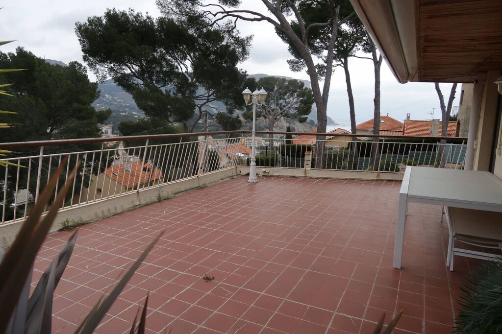 Appartement T4 Cassis dans le centre avec terrasse vue Cap Canaille et garage 