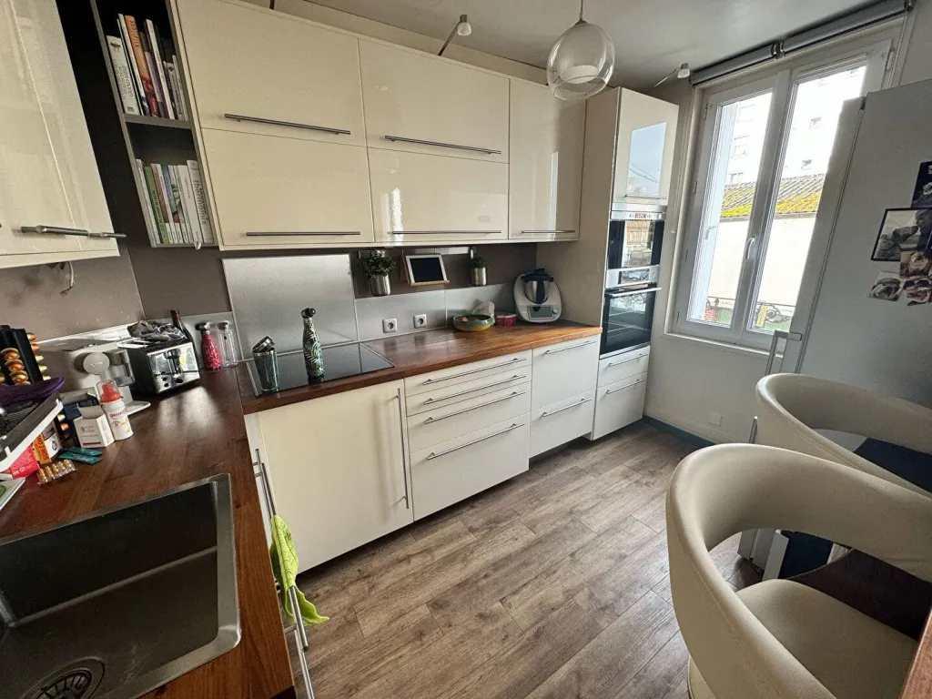 A vendre immeuble de rapport en très bon état, 4 lots sur la commune d'Elbeuf sur seine 76500, proche de tous commerces