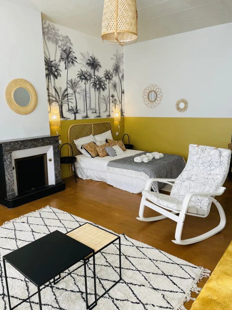 Aménagement et décoration d’une maison d’hôtes dans le Médoc – Création d’ambiances uniques et colorées par l'Atelier D, architecte d'intérieur à Bordeaux 