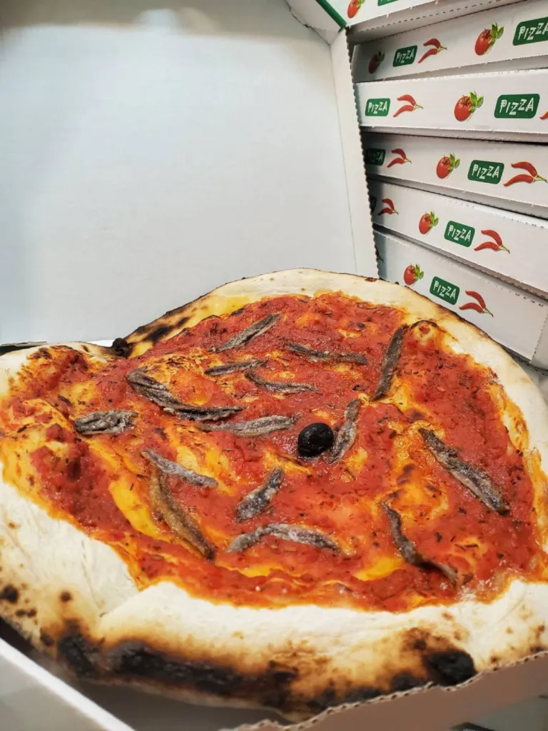 pizza pâte  epaisse salon de provence