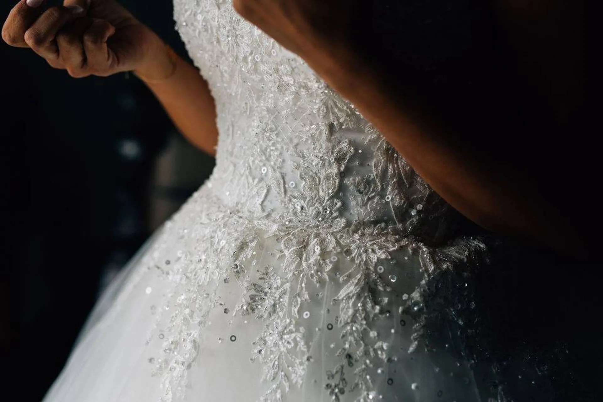 Comment conserver sa robe de mariée, après le jour J ? - Les Mariages de Mademoiselle L - L'instant par Phé