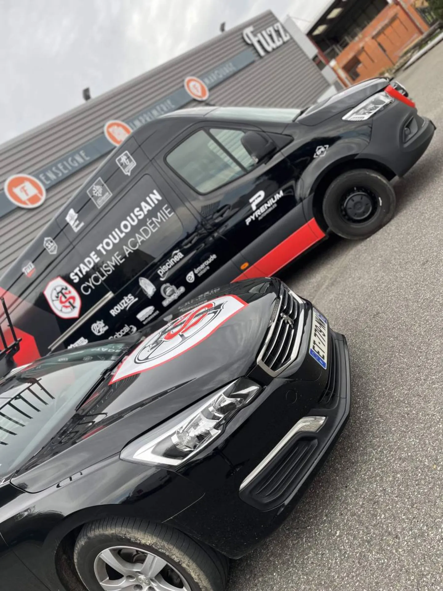Covering de 2 véhicules pour la Stade Toulousain Cyclisme Académie à Toulouse