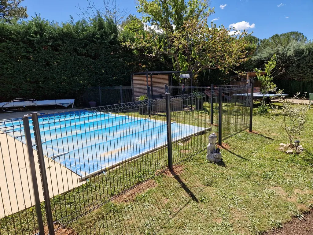 Installation d'une clôture piscine à Ginaservis en 2024