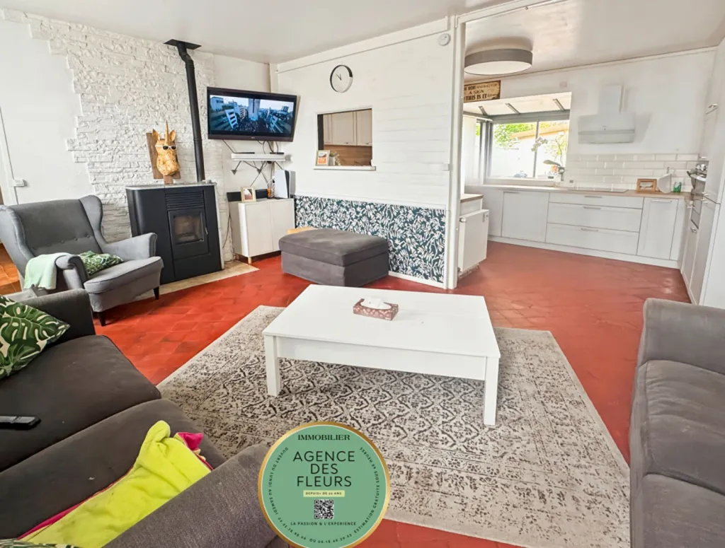 A acheter maison - 5 pièces de 108 m2 édifiée sur 359 m² de terrain clos arboré sur la commune de CLEON 76410