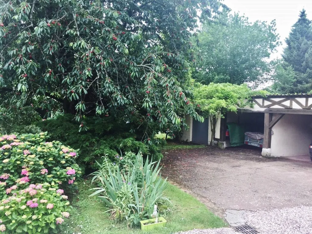 Vends chaumière avec dépendance et garages proche le Neubourg 27110