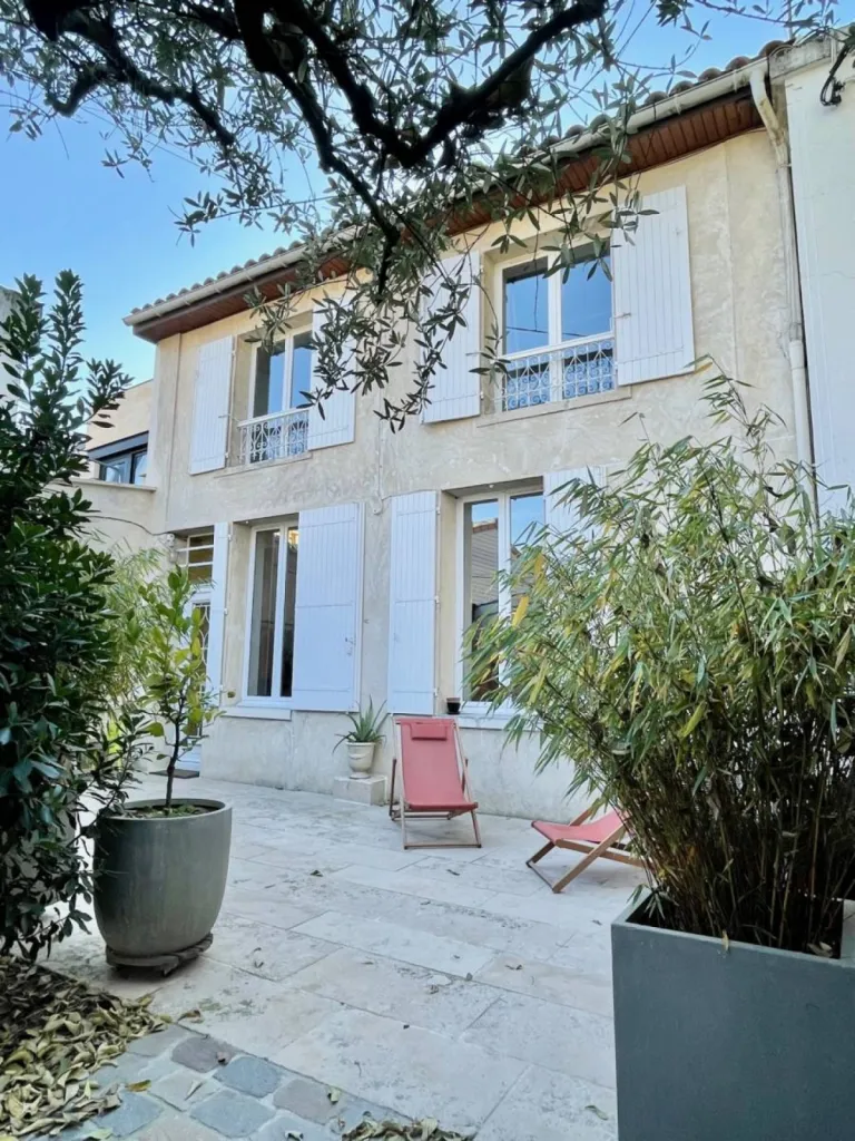A vendre Maison en retrait de rue Bordeaux Caudéran