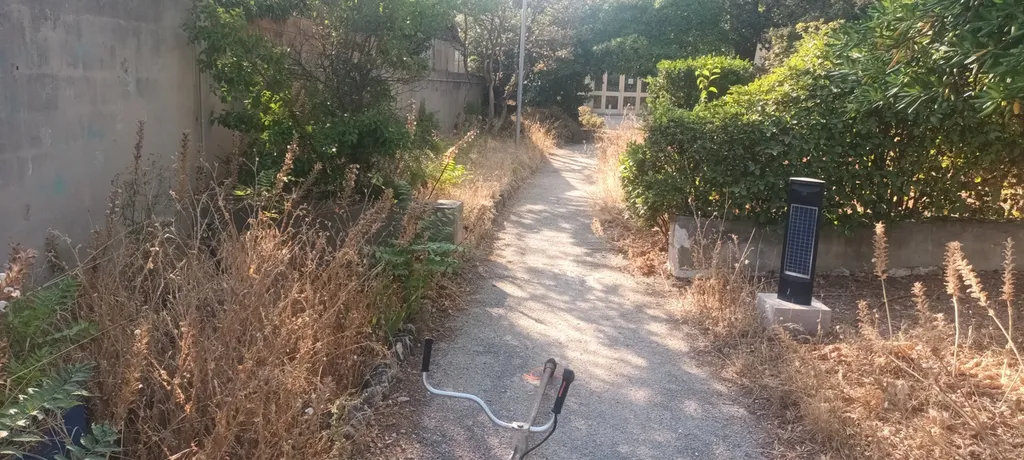Mise en securite d un jardin dans.un centre pourenfants.
