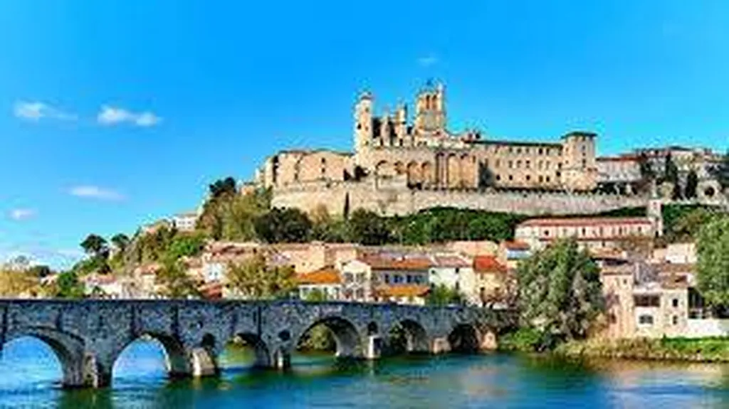 Béziers à 20 minutes de Vias Plage camping bord de mer