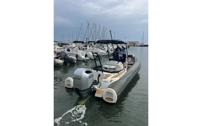 Grand Golden Line G680 semi-rigide occasion 2024 avec Honda BF200 : puissant, confortable et bien équipé à La Londe-les-Maures