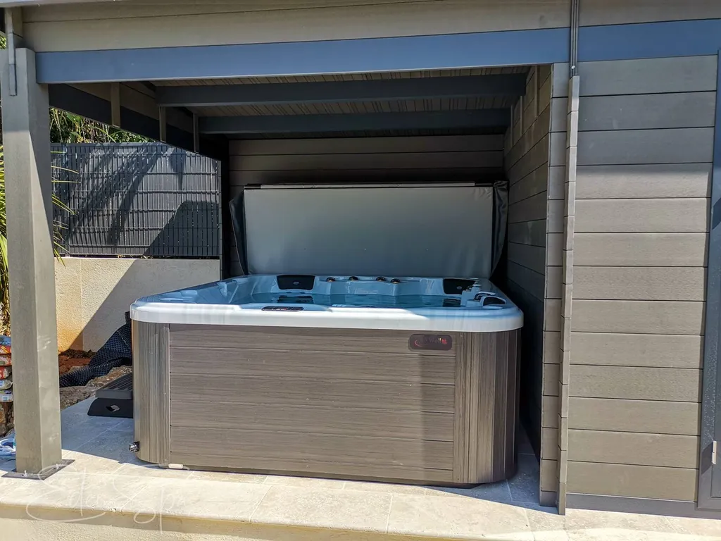 vente de spa jacuzzi 5 places chateauneuf le rouge