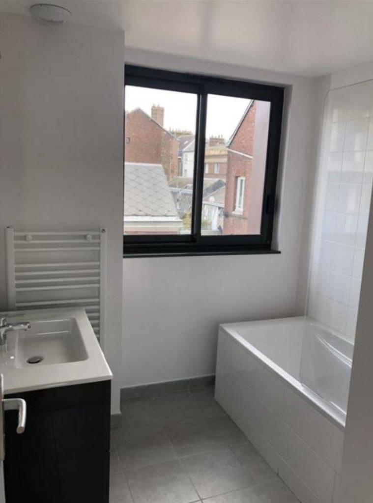 Appartement- 3 pièce(s) - situé rue de Buffon-1070€ charges comprises