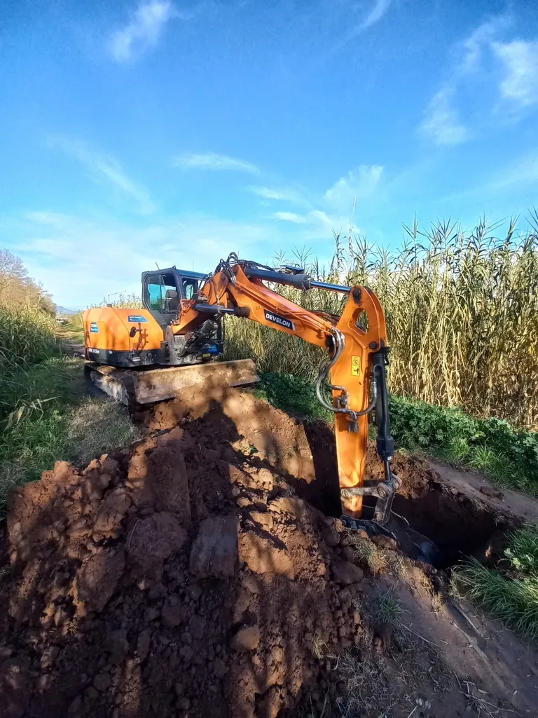 Sondages effectués à la pelle mécanique sur 2 horizons de sols