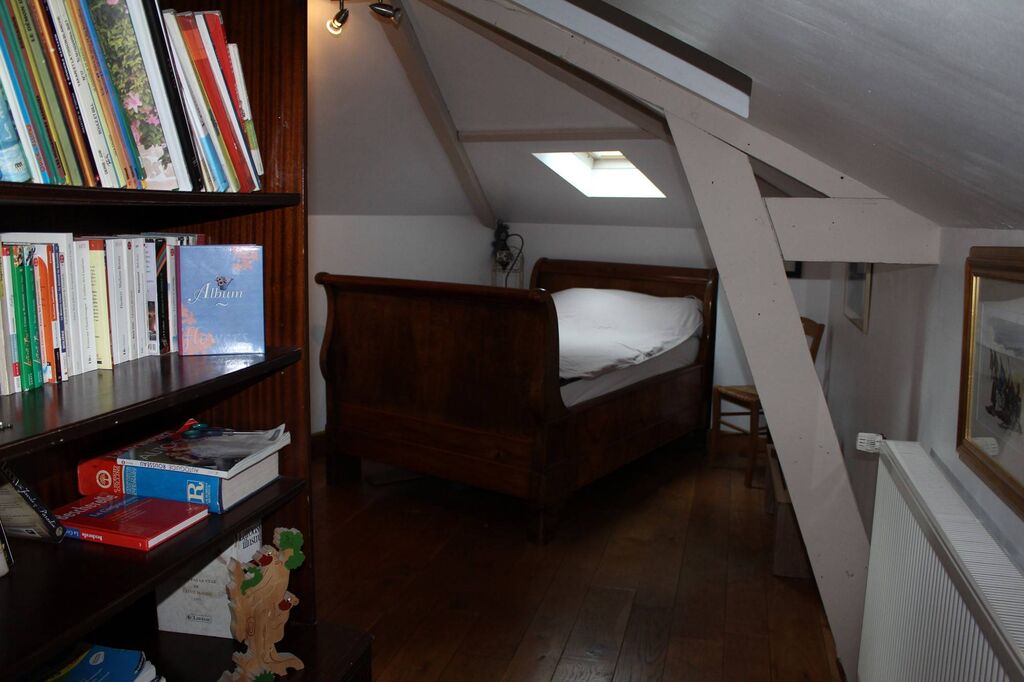 A VENDRE DANS UNE RESIDENCE DE CHARME BIEN D'EXCEPTION A 10 MINUTES D'UNE GARE