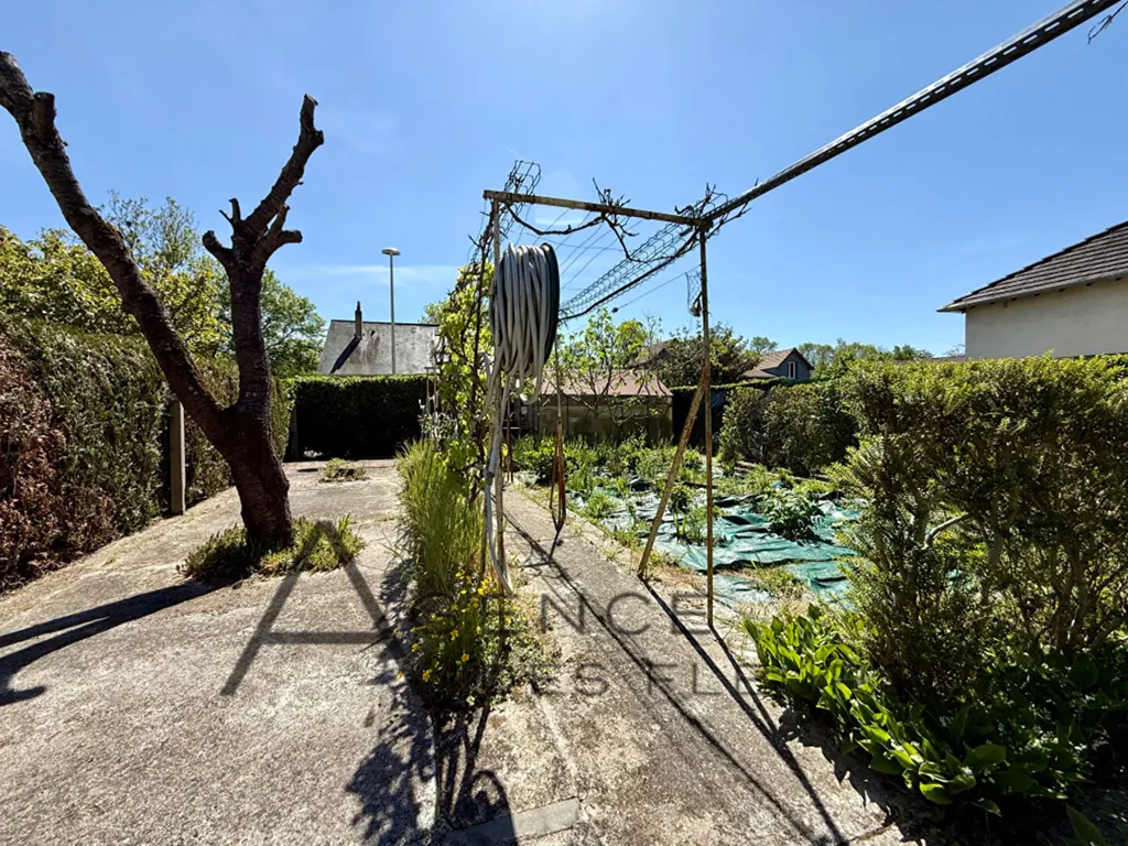 A vendre maison de 90 m² sur sous-sol total édifiée sur un terrain de 1350 m² située à SAINT AUBIN LES ELBEUF