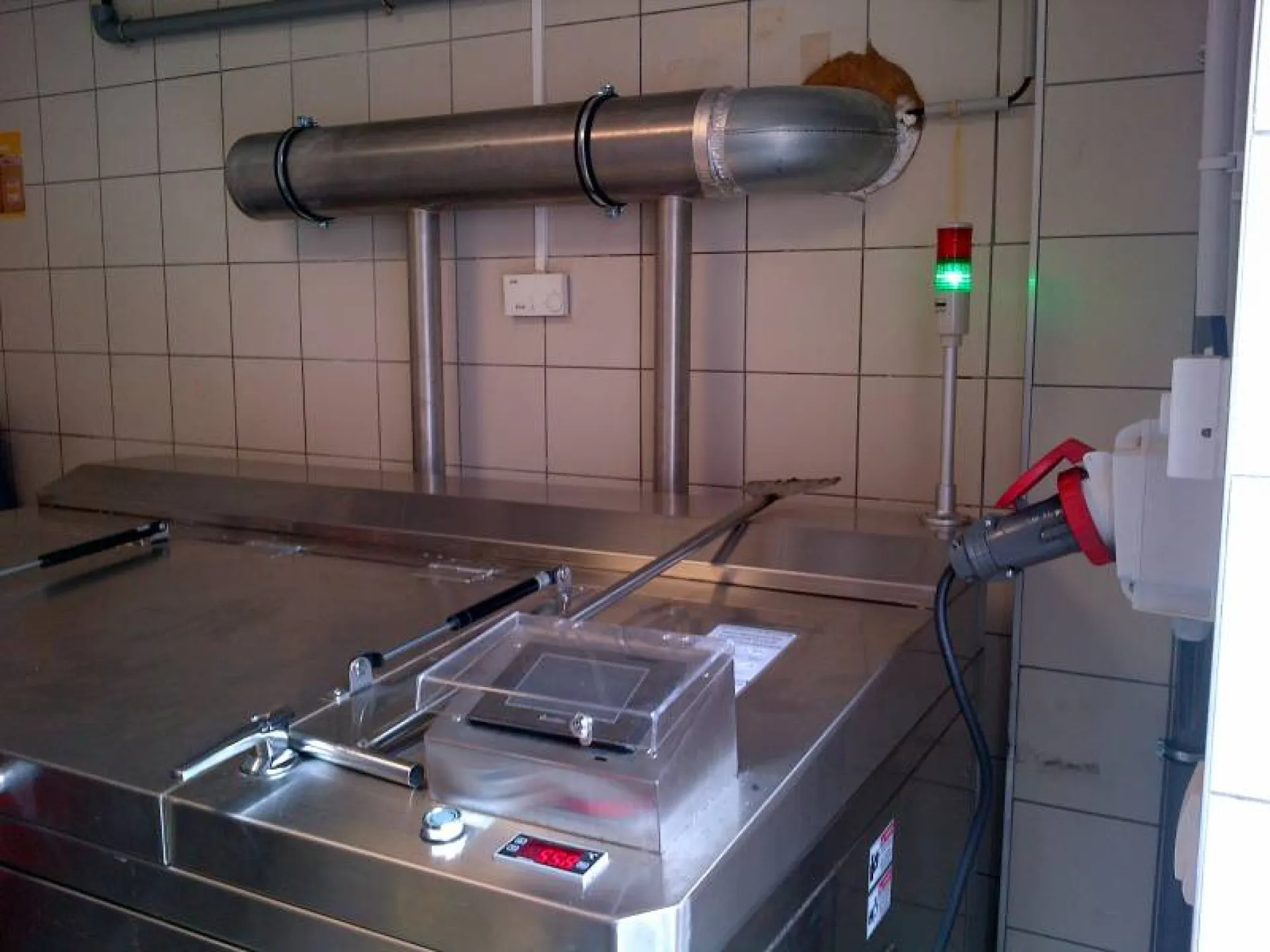 Eco-Digesteur dans la cuisine centrale d'Elior a Schneider Electric