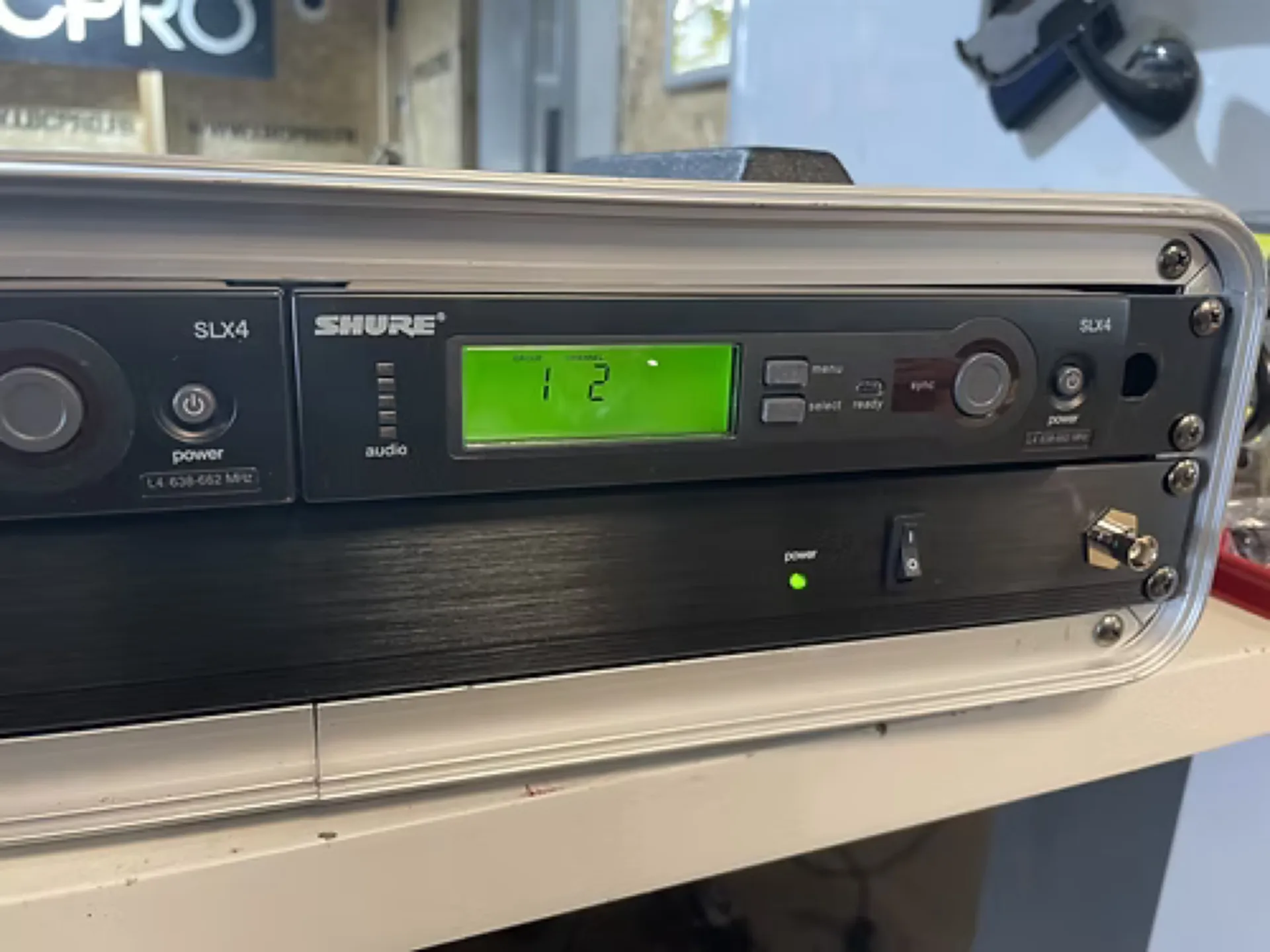 DOUBLE RECEPTEUR MICROS SHURE + 2 MICROS BETA58 + DISTRI